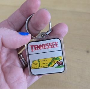 Vintage Tennessee Souvenir Keychain – Mini State Map Design